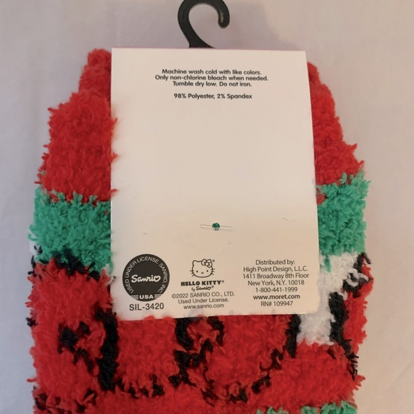 Hello Kitty Socks & Towelettes Bundle - Picture 6 of 8